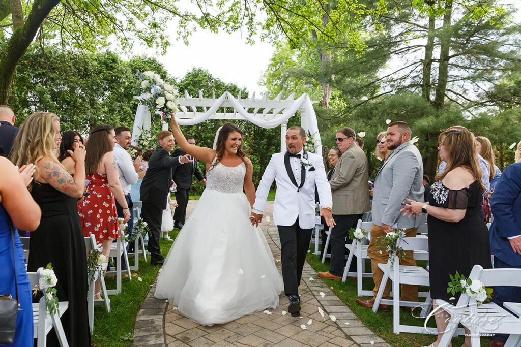 Wedding at Farmington Gardens in Farmington, CT